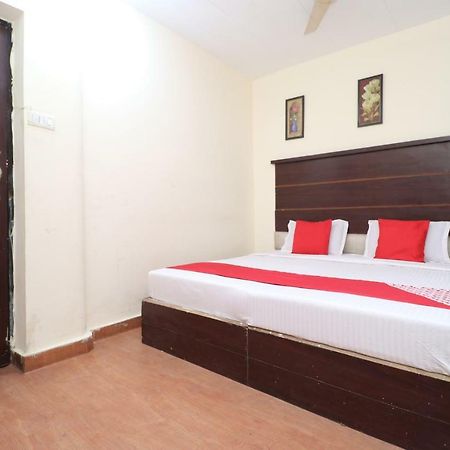 Oyo 29852 Hotel Golden View Abadpura 外观 照片