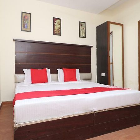 Oyo 29852 Hotel Golden View Abadpura 外观 照片