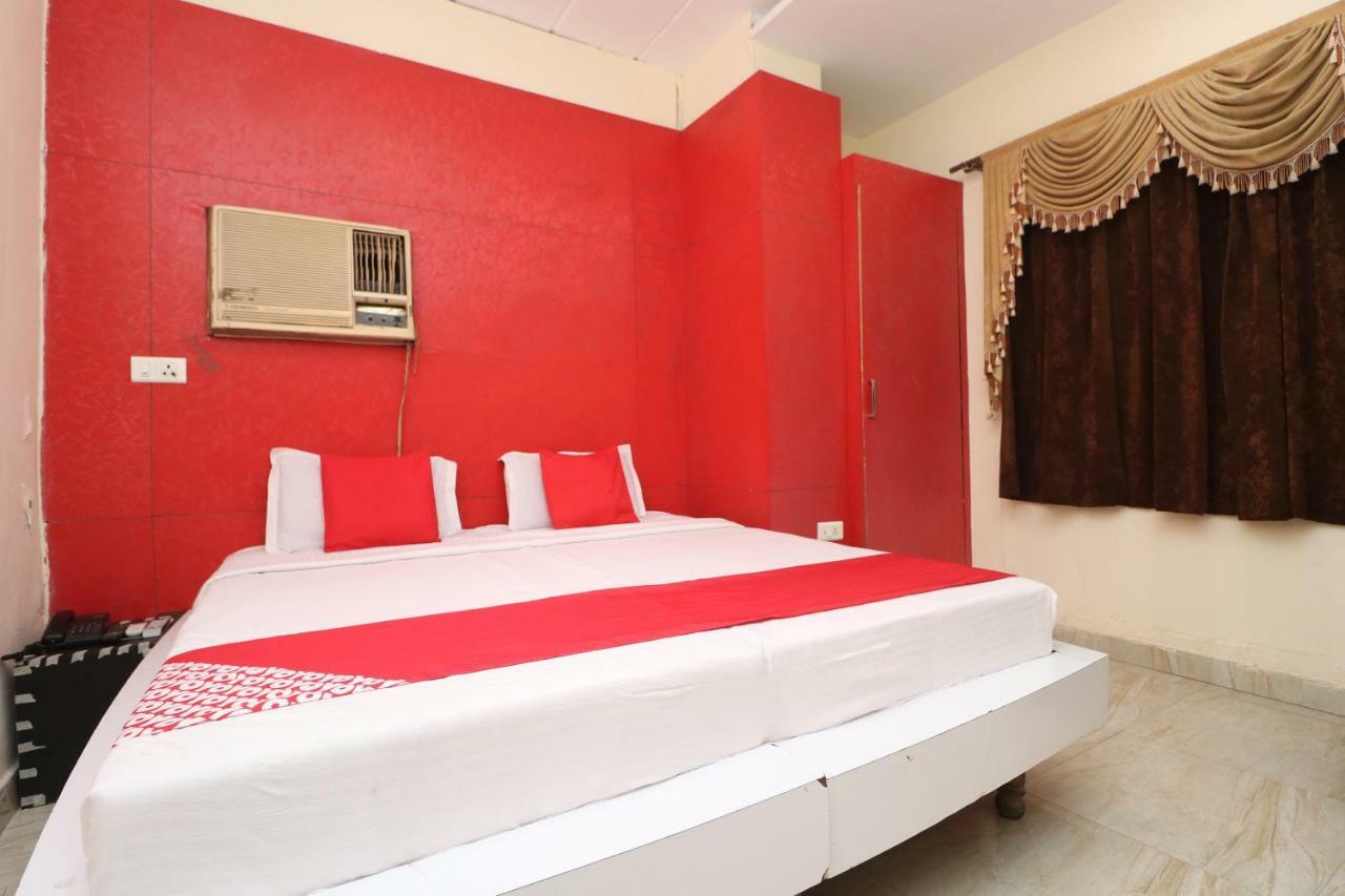 Oyo 29852 Hotel Golden View Abadpura 外观 照片