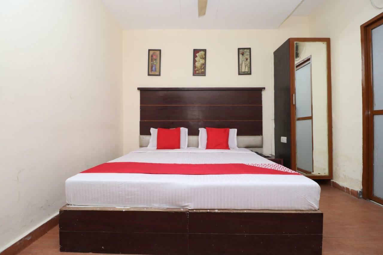 Oyo 29852 Hotel Golden View Abadpura 外观 照片