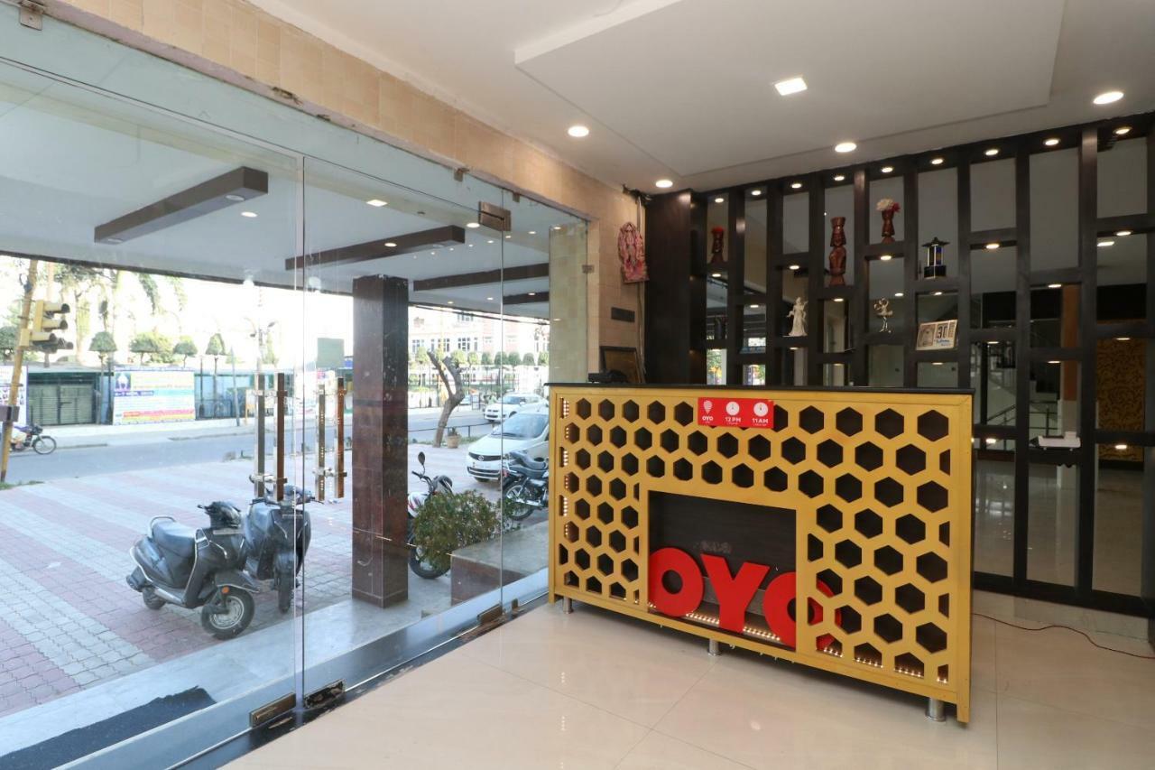 Oyo 29852 Hotel Golden View Abadpura 外观 照片