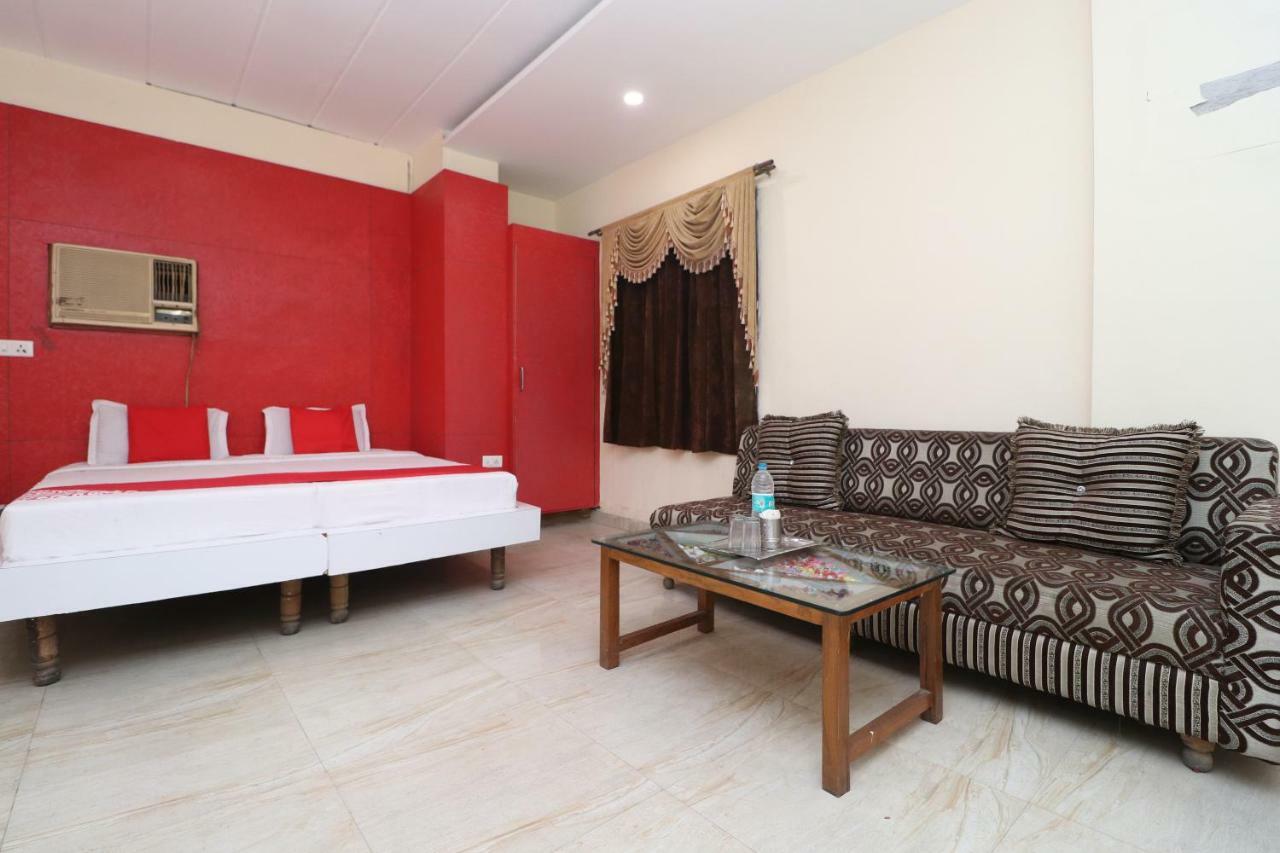 Oyo 29852 Hotel Golden View Abadpura 外观 照片