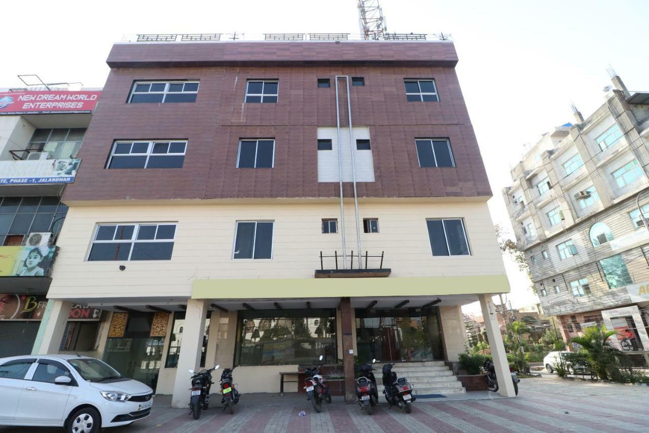 Oyo 29852 Hotel Golden View Abadpura 外观 照片