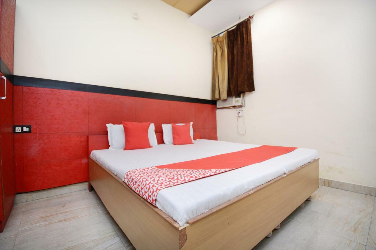 Oyo 29852 Hotel Golden View Abadpura 外观 照片