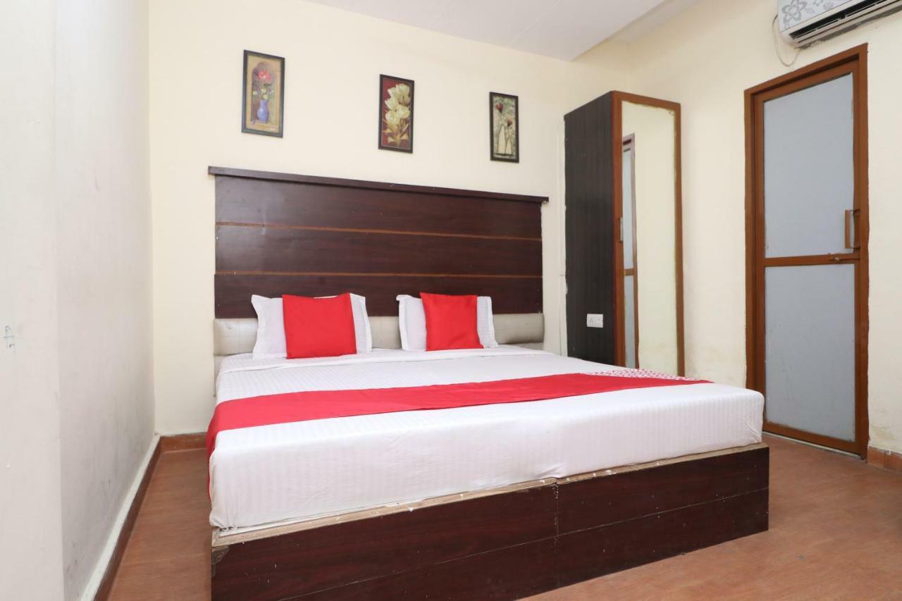 Oyo 29852 Hotel Golden View Abadpura 外观 照片