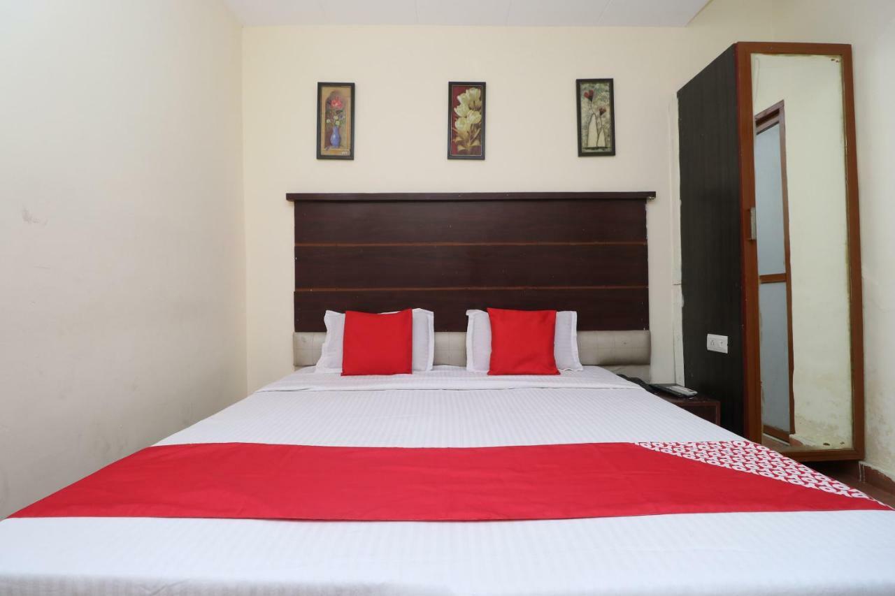 Oyo 29852 Hotel Golden View Abadpura 外观 照片