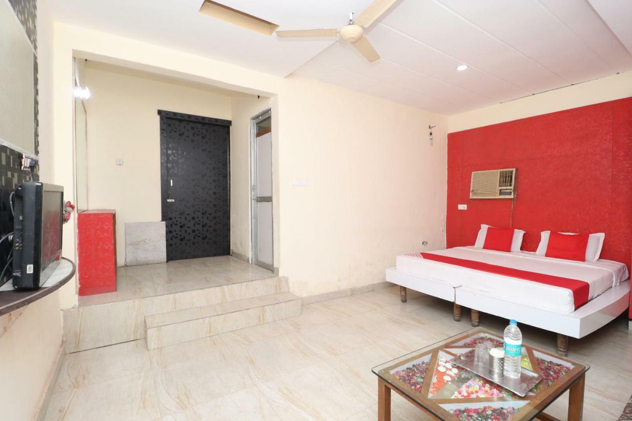 Oyo 29852 Hotel Golden View Abadpura 外观 照片