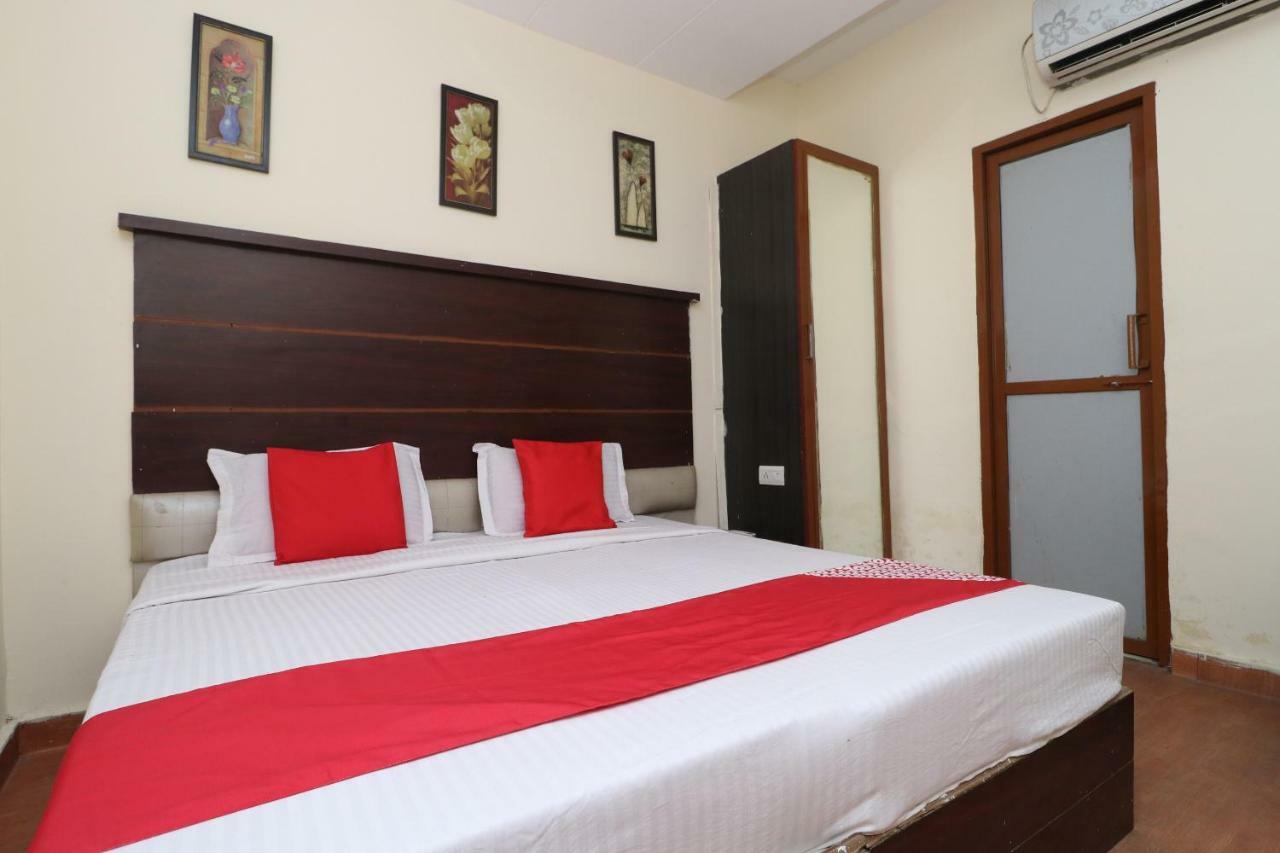 Oyo 29852 Hotel Golden View Abadpura 外观 照片
